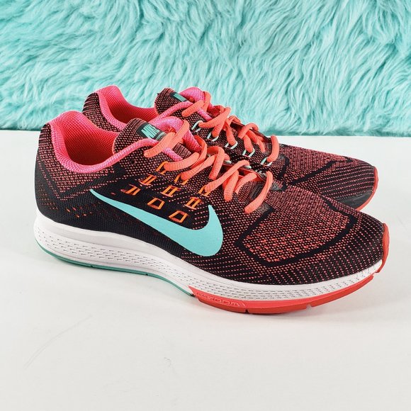 Nike Shoes - Nike Structure 18 Running Shoes